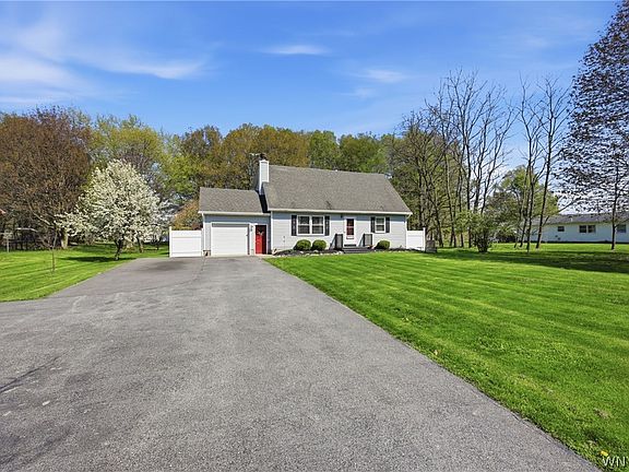 2nd image of 5082 Lake Rd