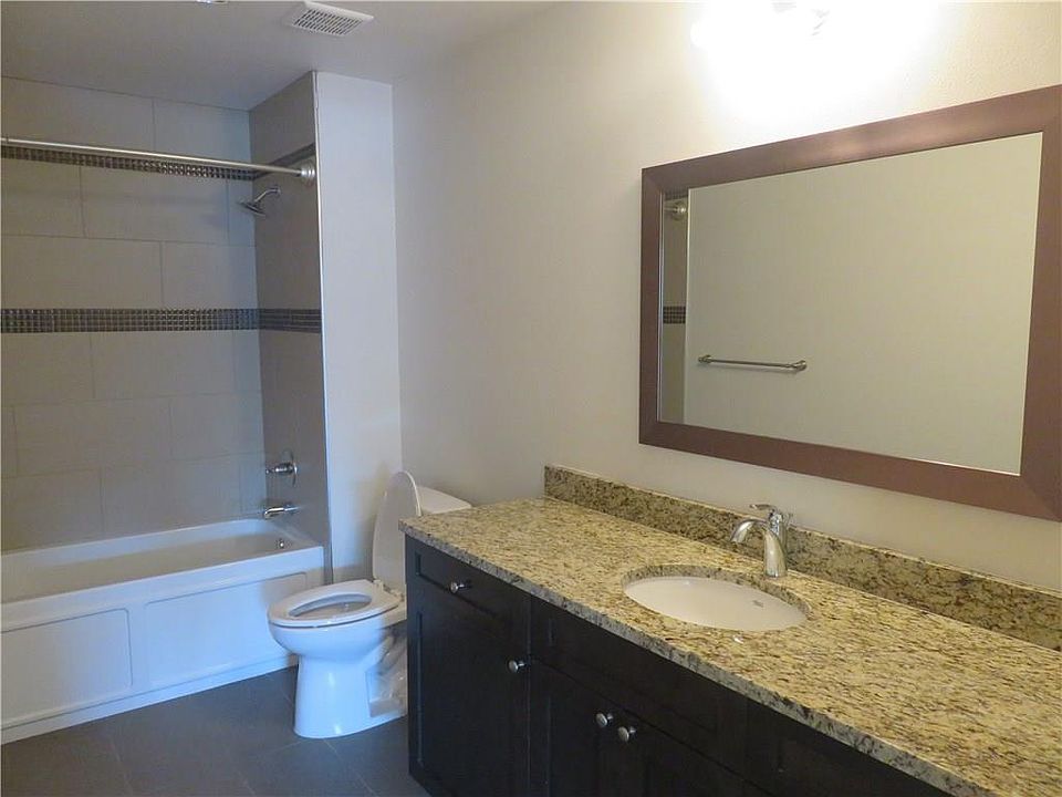 1st image of 928 Travis Ave APT 205