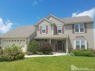 1820 Prairie Dr, West Bend, WI 53095