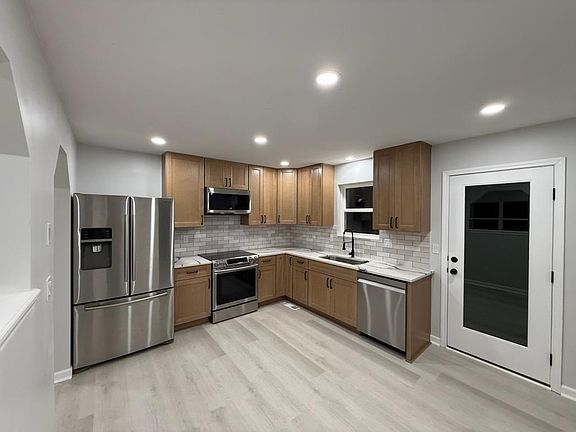 2nd image of 105 W Baltic St