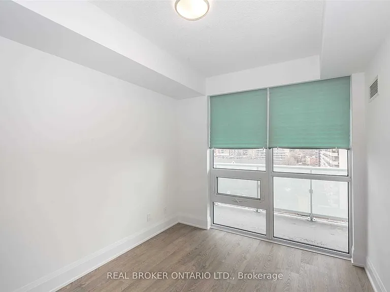 101 Erskine Ave #813 — Photo 13