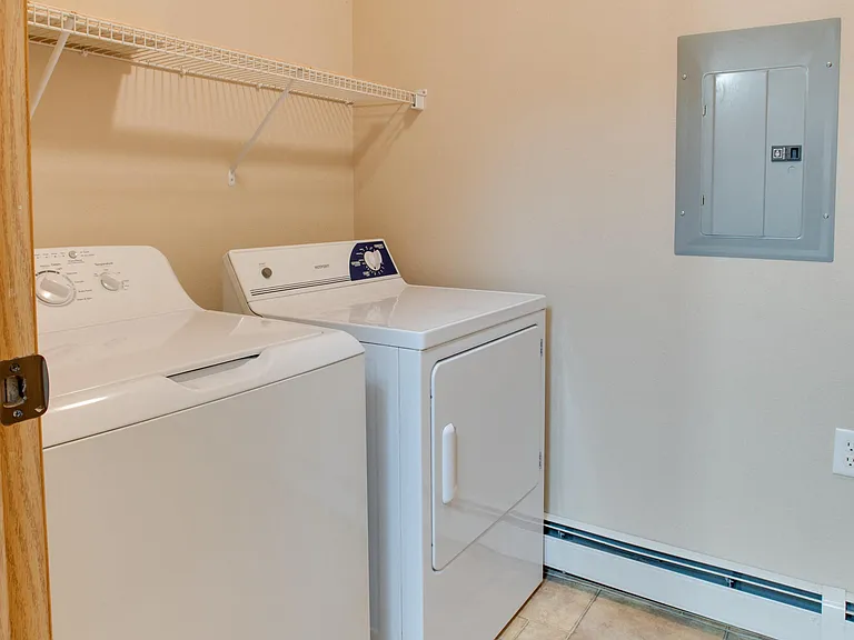 Osgood Place Apartments Washer/Dryer