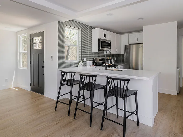 1028 Lincoln Ave #A — Photo 4
