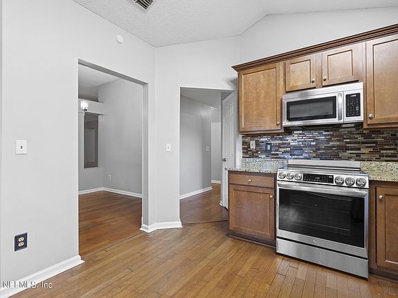 5th image of 543 ASHCROFT LANDING Drive