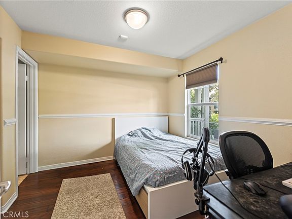 4th image of 1123 Abelia
