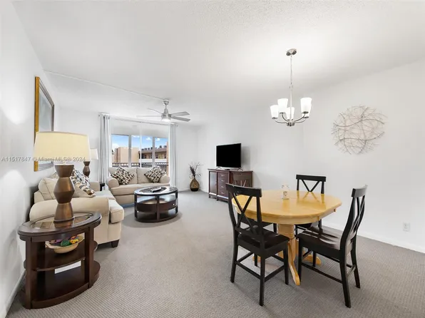 206 SE 10th St APT 401, Dania Beach, FL 33004