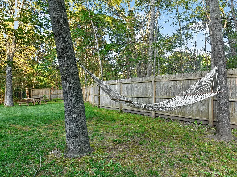 41 Tredwell Ln — Photo 24