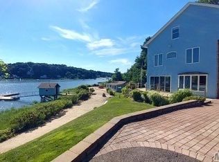 101 Prospect Rd, Centerport, NY 11721