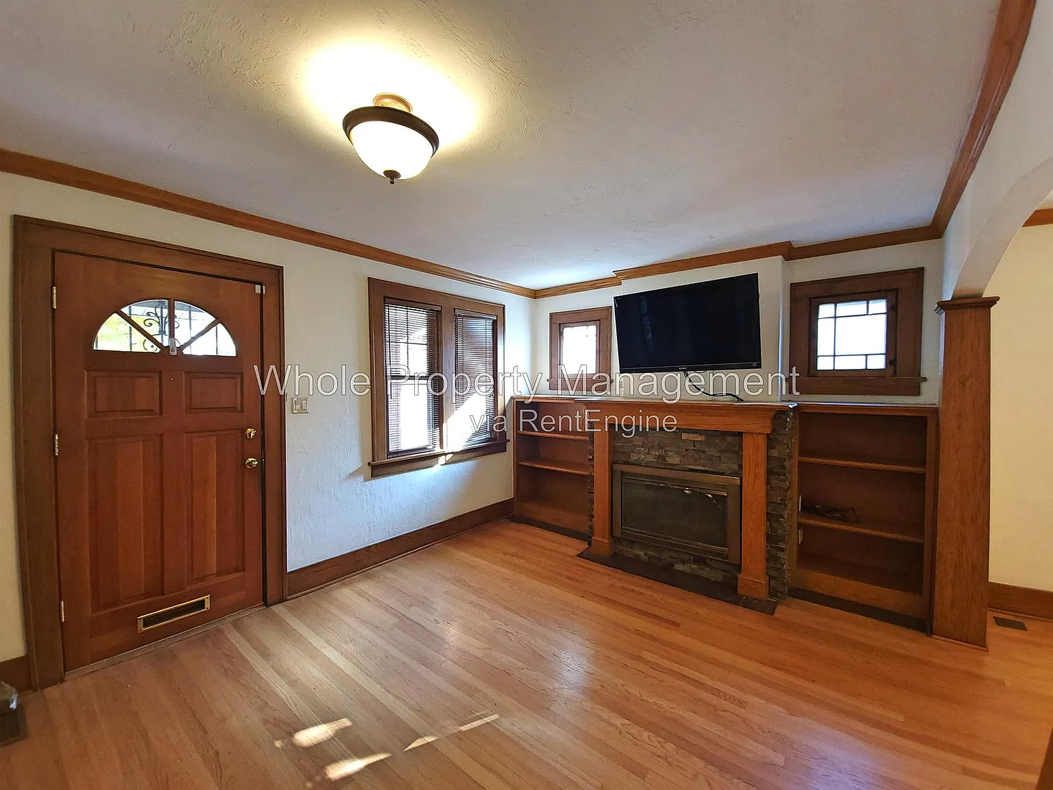 2 bed, 1.0 bath, 1920 sqft, $3,250 — Photo 2