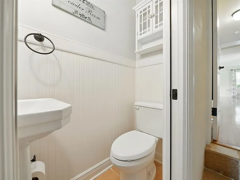 1426 Crestview Dr — Photo 19