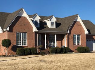 190 McKinney Dr, Tuscumbia, AL 35674