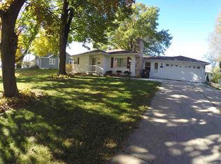 2825 Rownd St, Cedar Falls, IA 50613