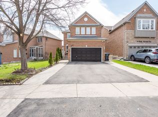 71 Rocky Mountain Cres, Brampton, ON L6R 1E7