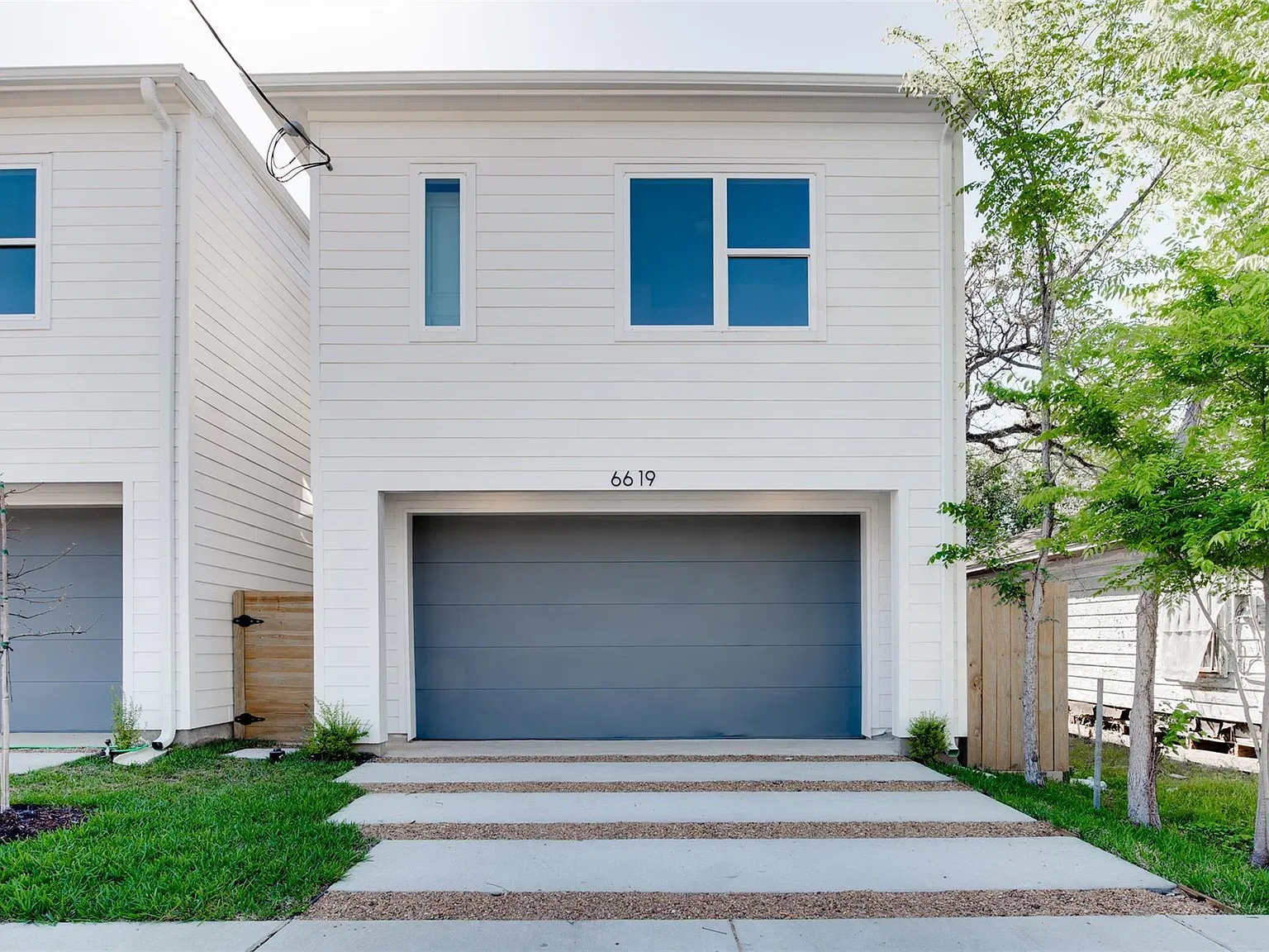 3 bed, 3.5 bath, 2180 sqft, $2,200 — Photo 1
