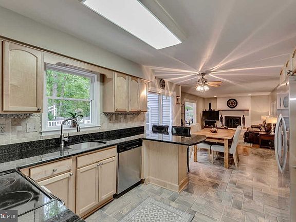 3rd image of 784 Oak Stump Dr