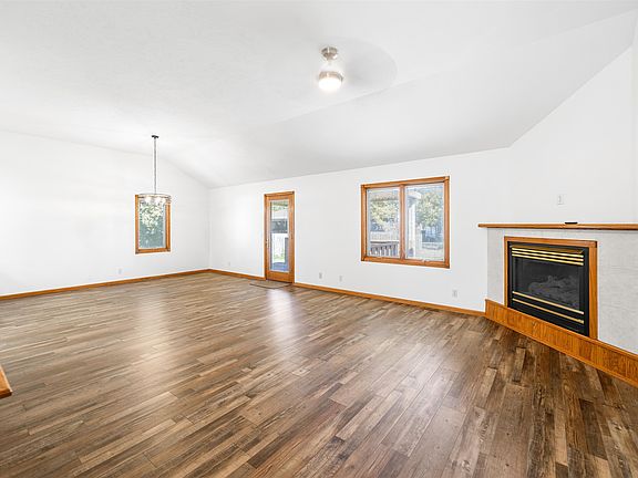 4th image of 2909 Berkley Ln
