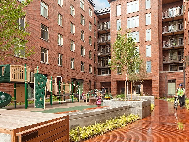 Ramona Apartments — Photo 1