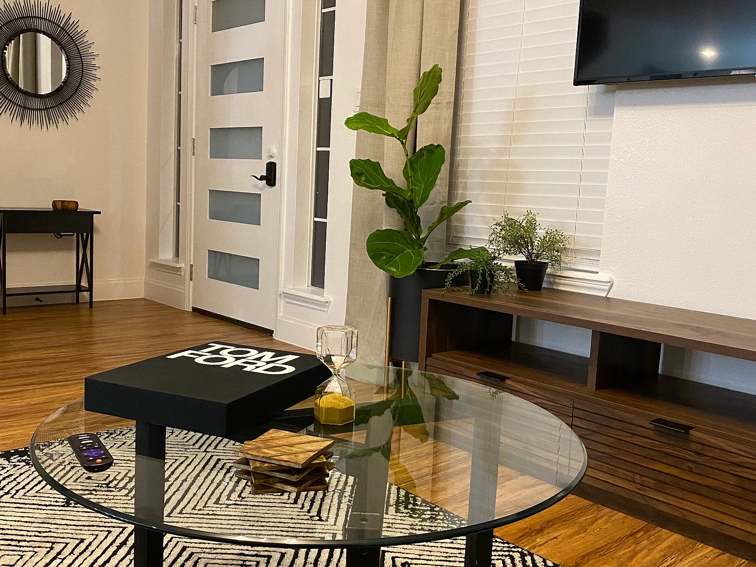 3 bed, 2.5 bath, 1820 sqft, $2,400 — Photo 4