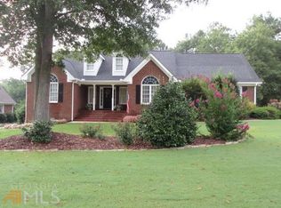 679 Iris Ln, Winder, GA 30680