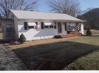 262 N Main St, Jefferson, NC 28640