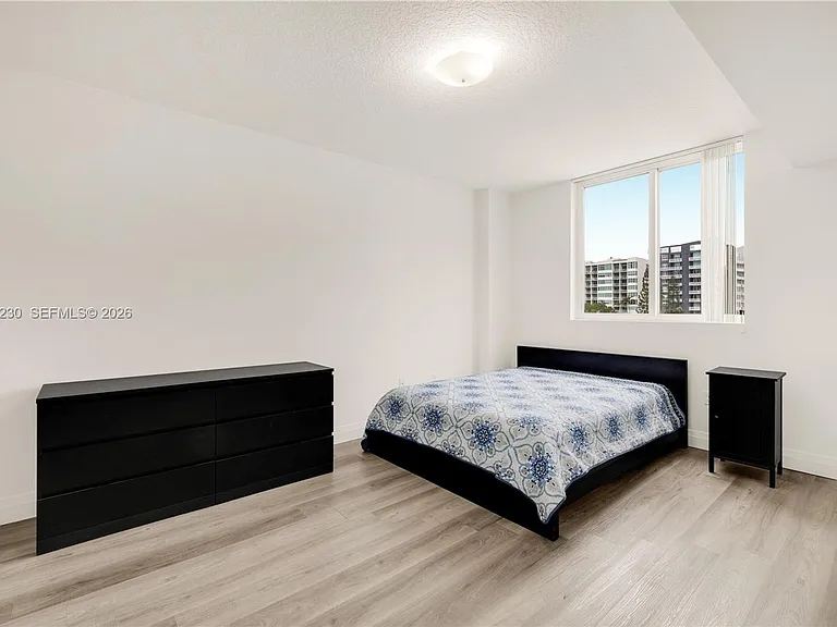 601 NE 23rd St #706 — Photo 11