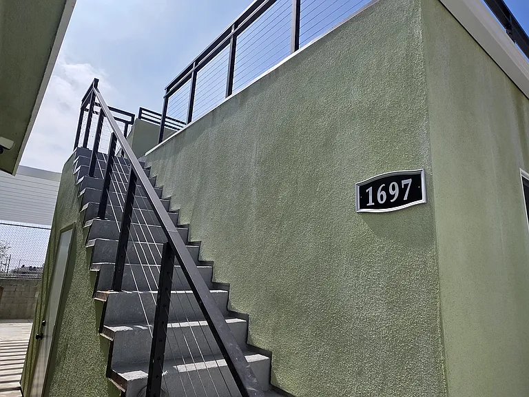 1695 N Oxford Ave #3 — Photo 5