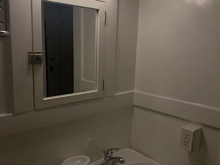 1631 NW Everett St #102 — Photo 8