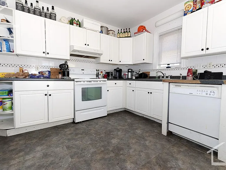 69 Ashford St #2 — Photo 2
