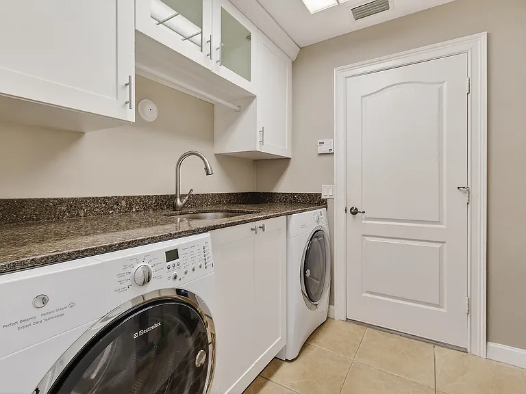 3221 SE Quay St — Photo 36