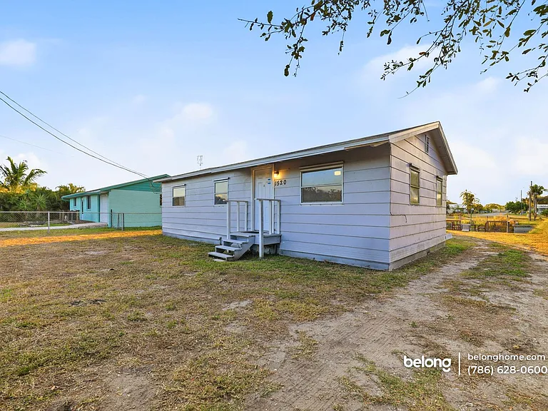 1520 Hunter Rd #A — Photo 3