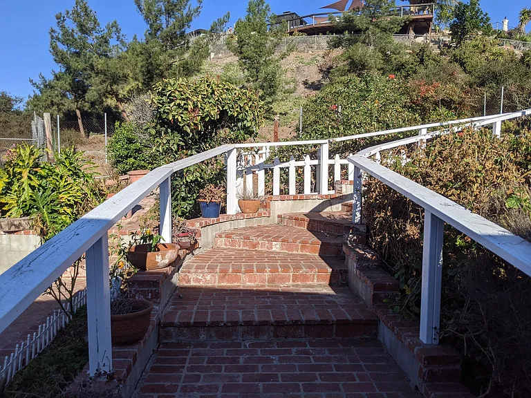 Steps up to landing perfect for sunbathing and even watching the air show!