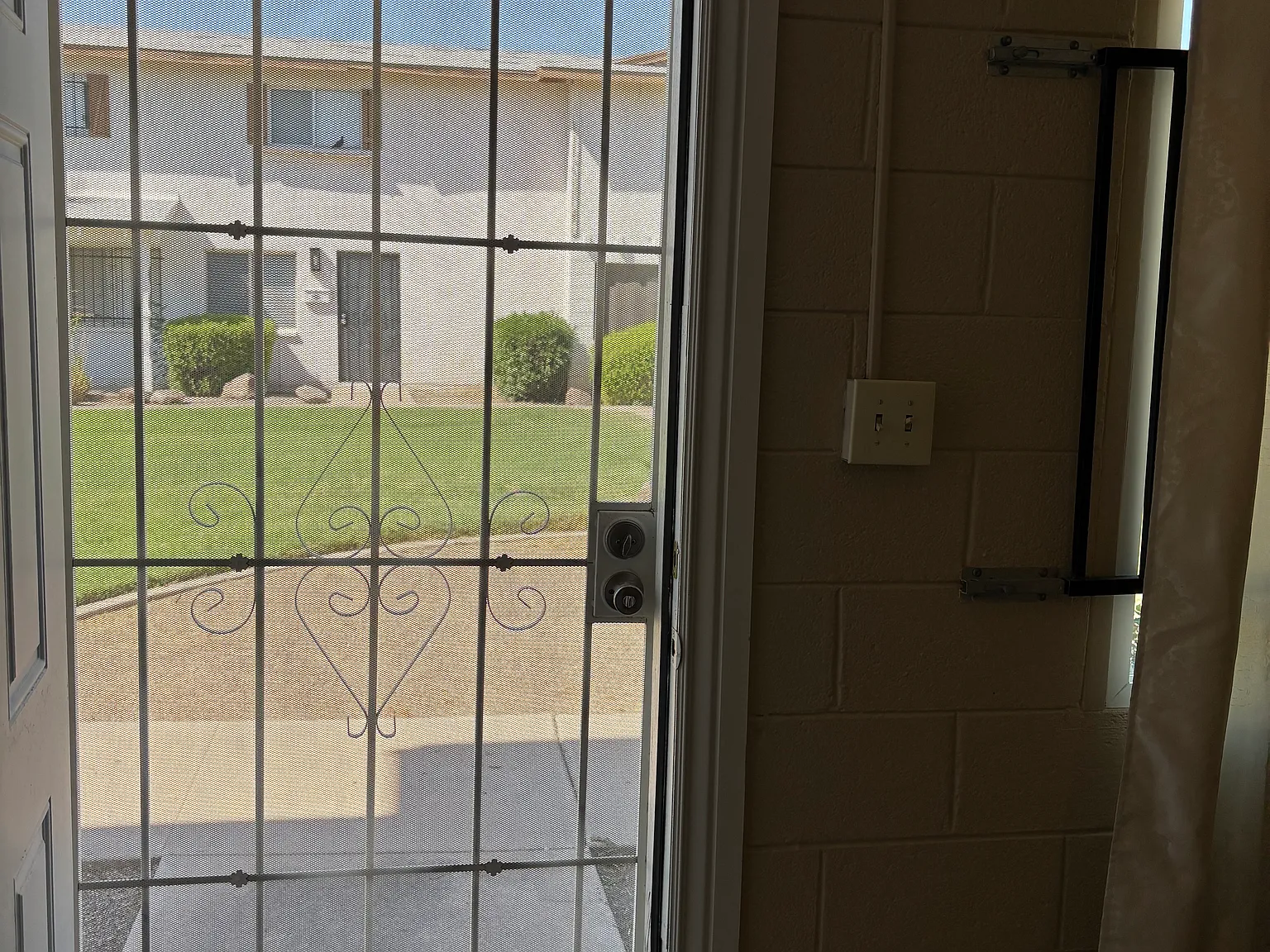 3 bed, 1.5 bath, 1050 sqft, $1,800 — Photo 2