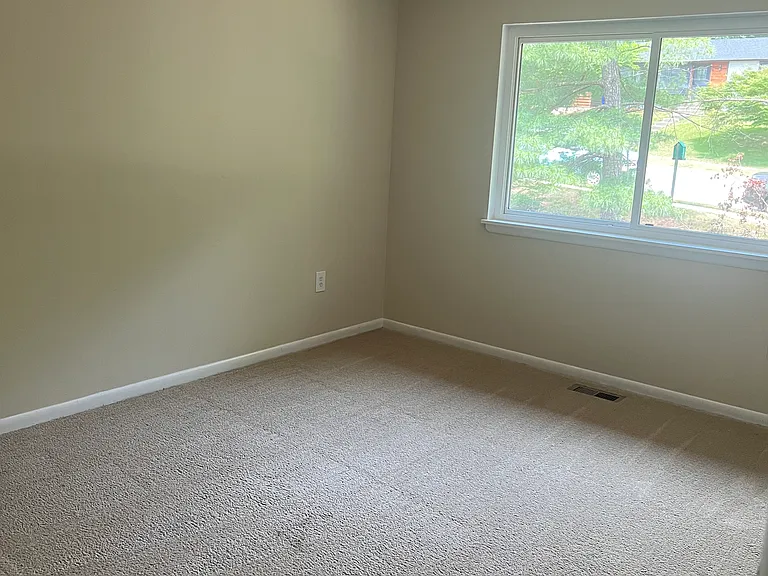 7616 Woodbine Dr — Photo 11