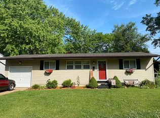 855 Campion Ln, Florissant, MO 63031