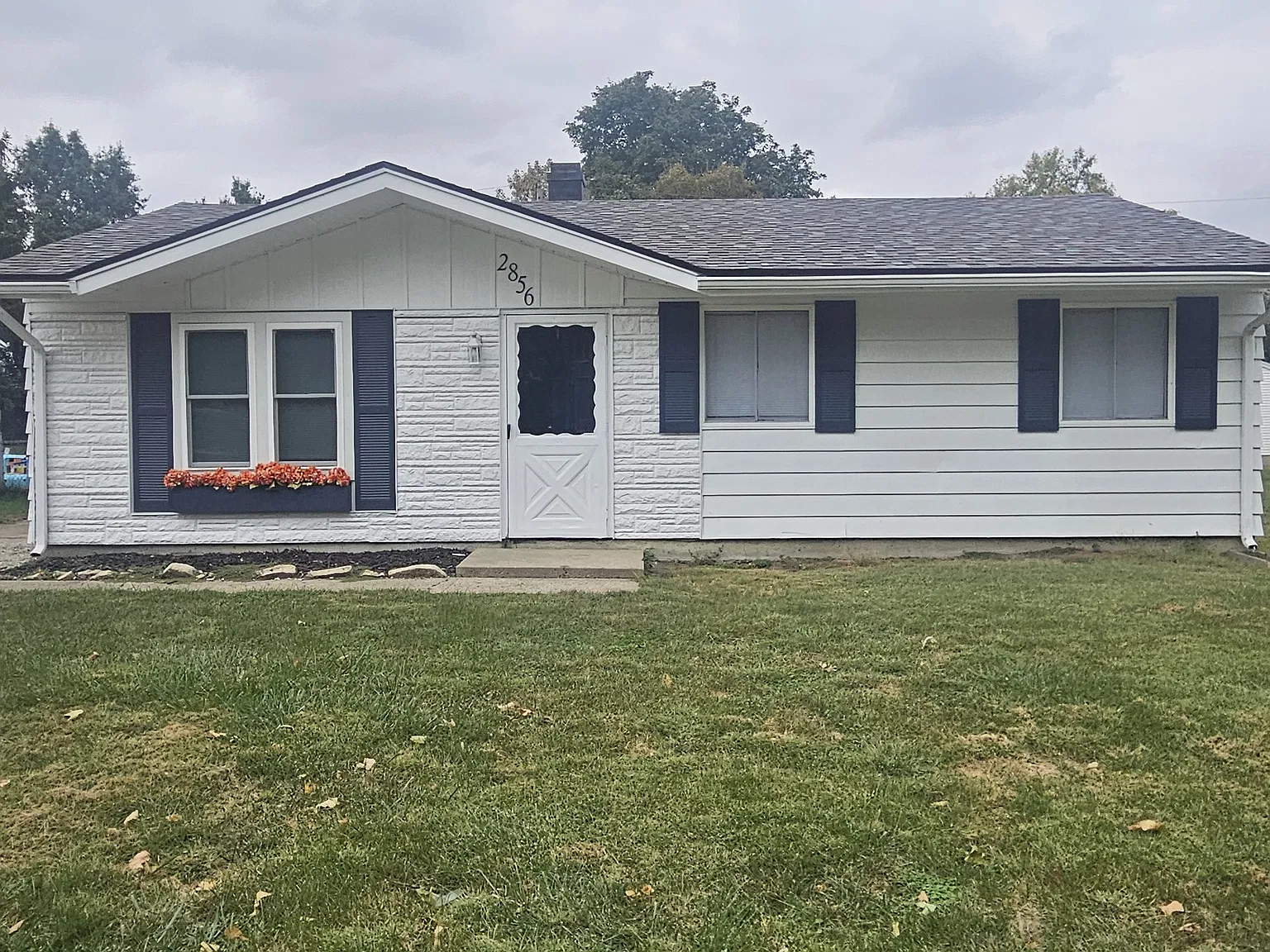 3 bed, 875 sqft, $1,200 — Photo 1