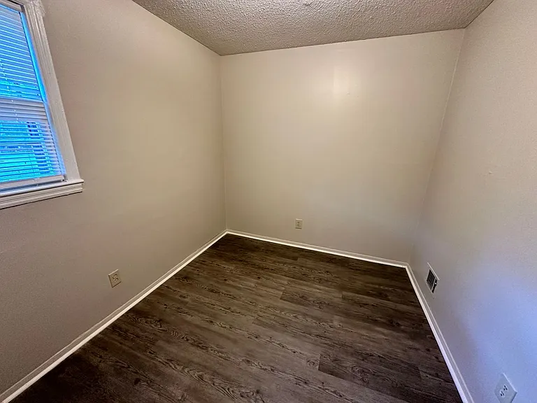 4036 Tavineer Dr — Photo 8
