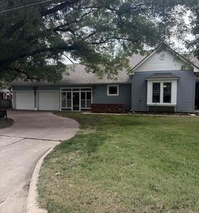 553 W 1st St, Hoisington, KS, 67544