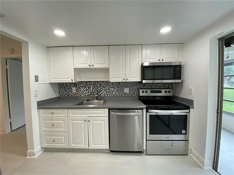 1st image of 33 Abbey Ln APT 105