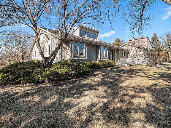 3rd image of 3655 Waldenwood Dr