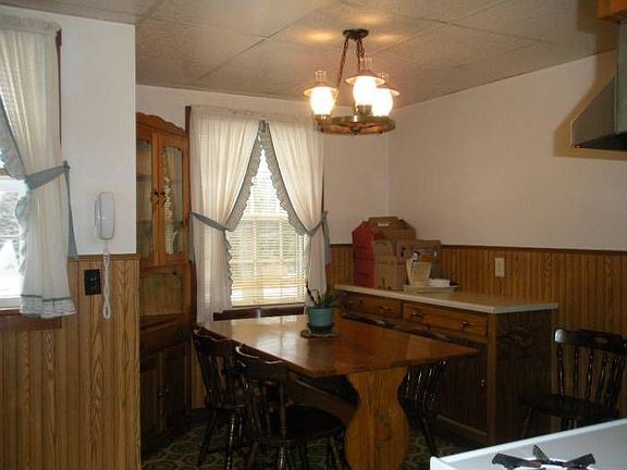1004 Dining