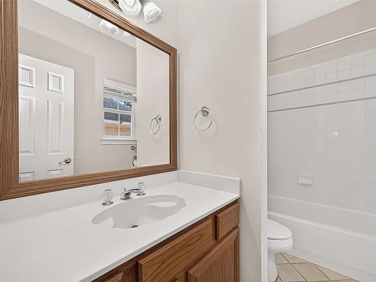 2314 Carriage Run E — Photo 36