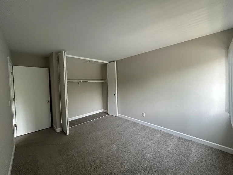 Candlelite Apartments — Photo 110