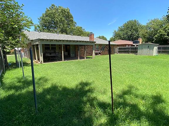 5th image of 3009 NE Lancaster Ln