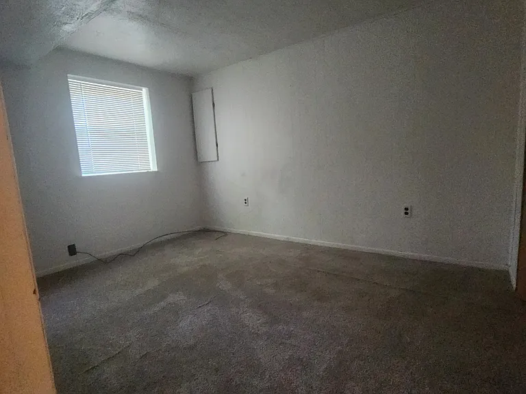 139 Whitestown Vlg #B — Photo 20