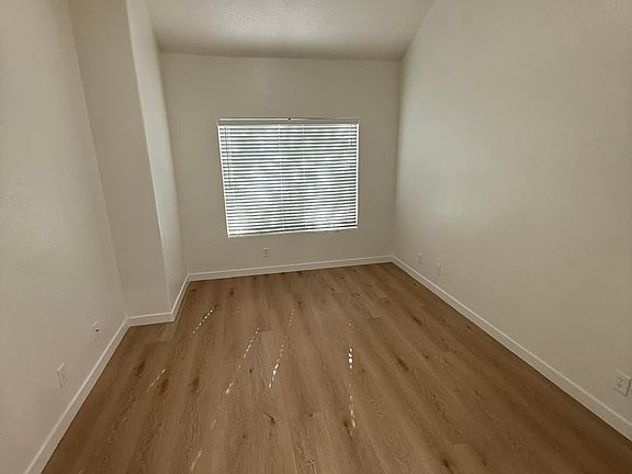 5th image of 1633 E Lakeside Dr Unit 65
