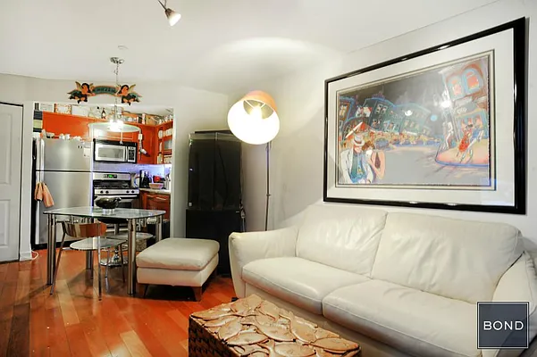 Sold by Bond New York | media 23