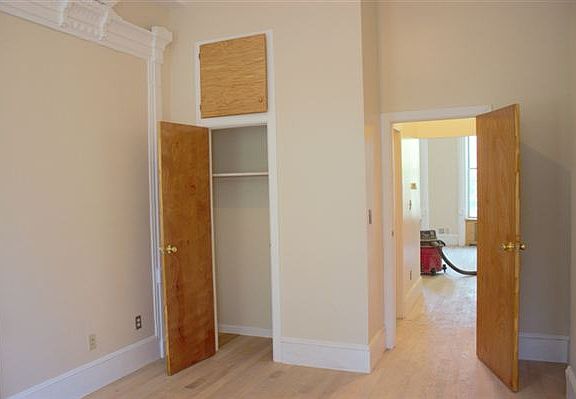 5th image of 813 Herkimer St