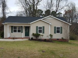 5748 Stone Crystal Dr, Fuquay Varina, NC 27526