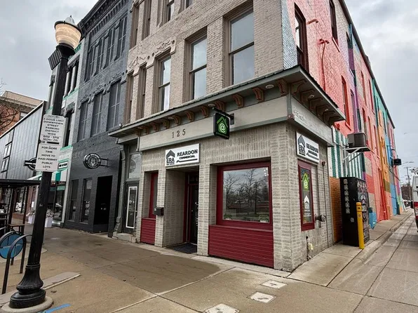 Michigan Ave 125 E, 125 E Michigan Ave #D, Jackson, MI 49201
