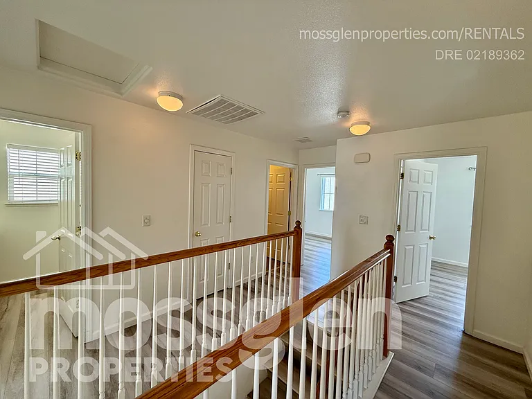 141 Chelwood Ln — Photo 12